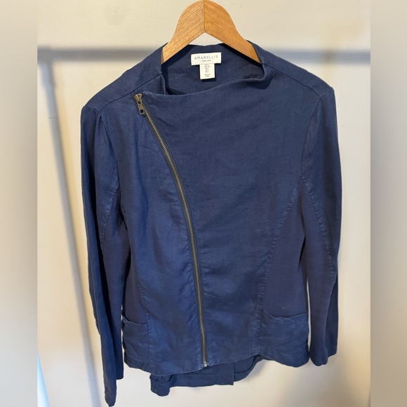 Amaryllis 100% Linen Jacket with Asymmetrical Zipper - Picture 4 of 13